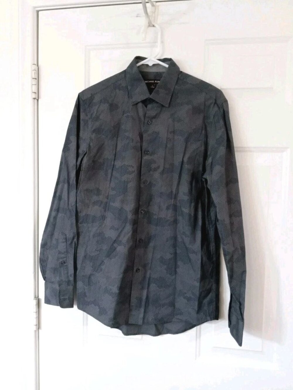 Michael Kors Men’s Small Classic Fit Gray Micro Dot Camo Print Long Sleeve Shirt